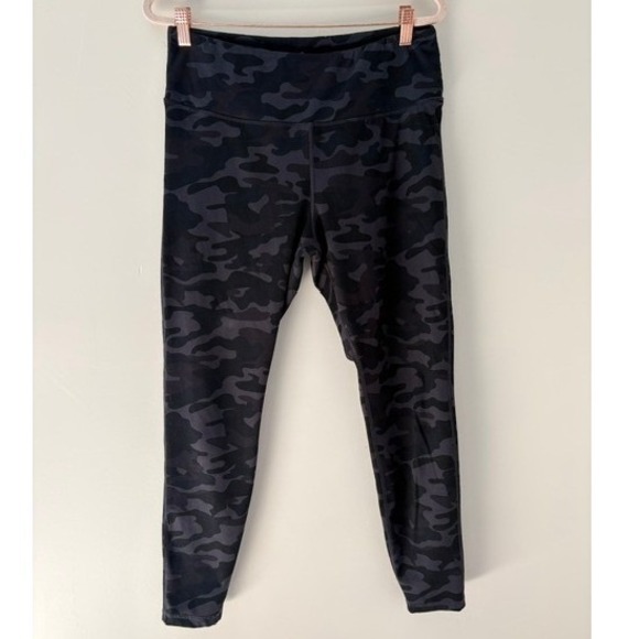 Danskin Pants - Danskin‎ Womens Black Camo High Rise Performance Leggings Activewear Tights L